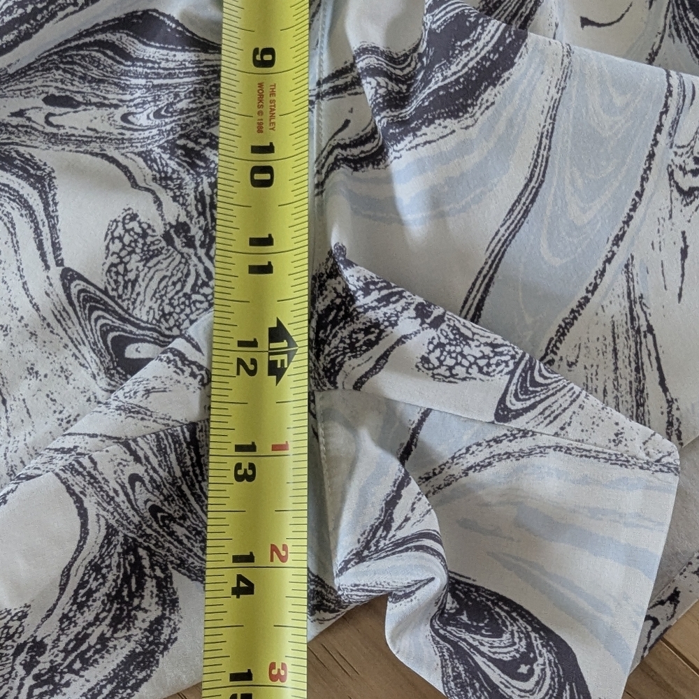Athleta All Activity 3.5” Short Print Linerless Pockets - Picture 5 of 10